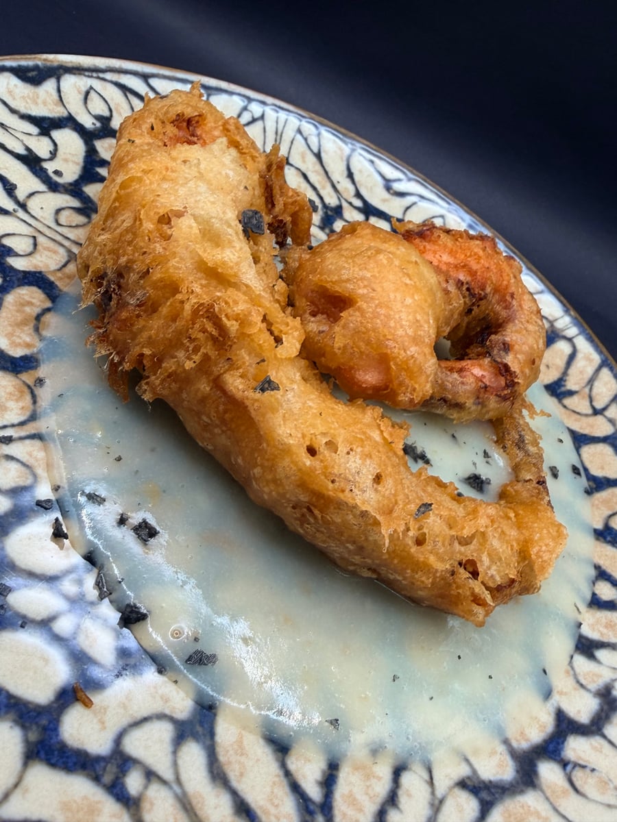 Pulpo en tempura con parmentier
